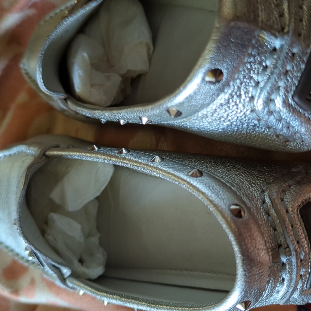 Louis Vuitton silver loafers - Picture 7 of 9